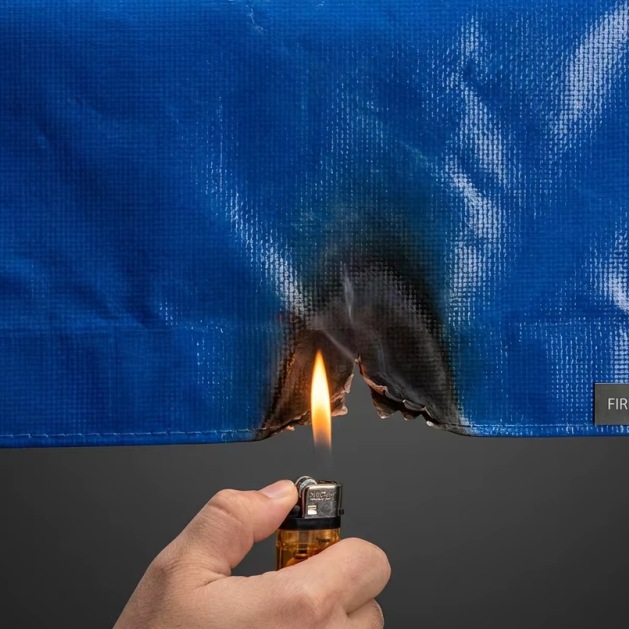 Differentiae flammarum retardant proprietates inter PE & PVC .